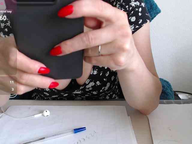 CrazyTitsBest webcam