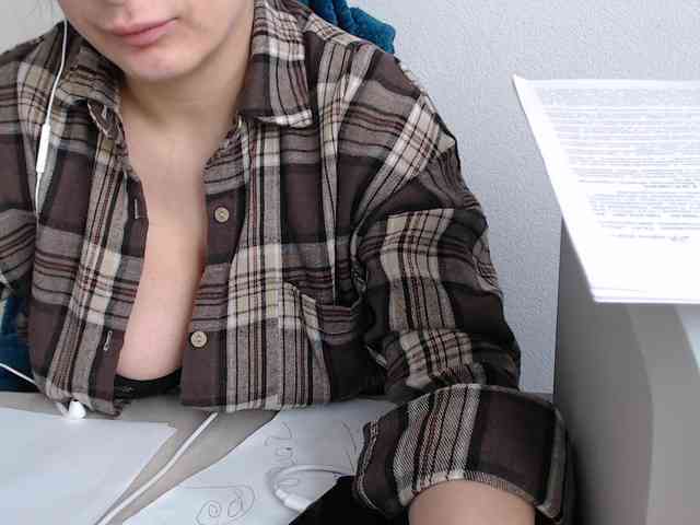 CrazyTitsBest webcam