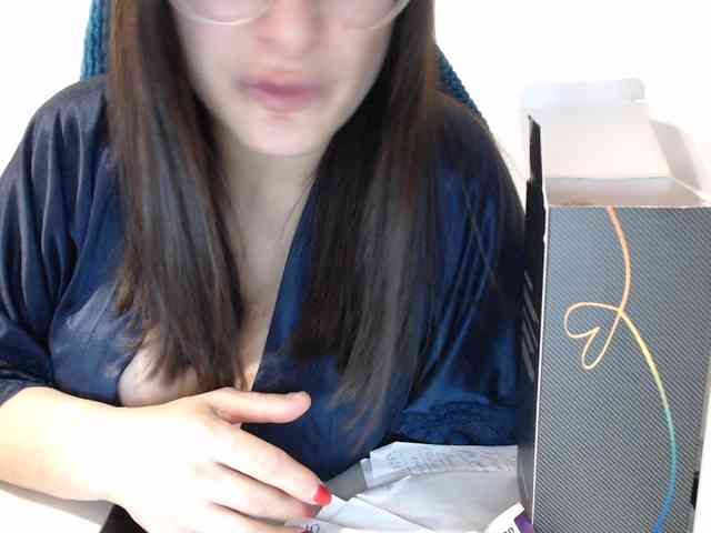 CrazyTitsBest webcam