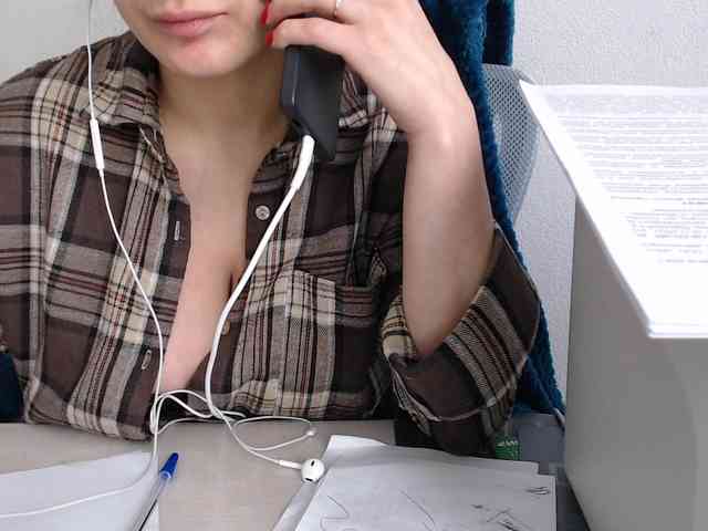 CrazyTitsBest webcam