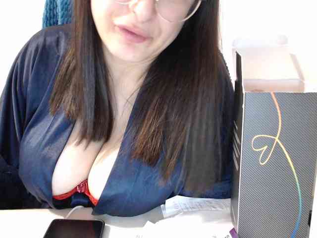 CrazyTitsBest webcam