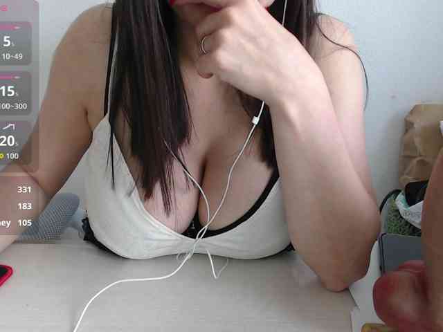 CrazyTitsBest webcam