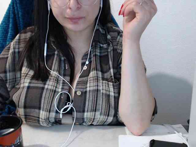 CrazyTitsBest webcam