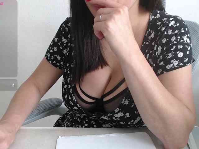 CrazyTitsBest webcam