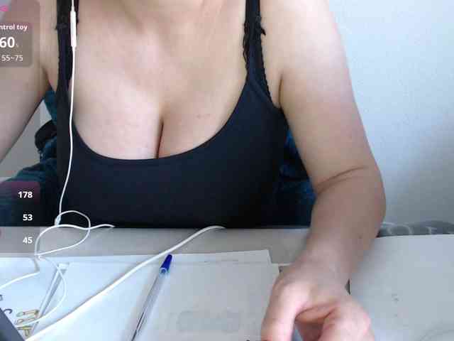 Model: CrazyTitsBest