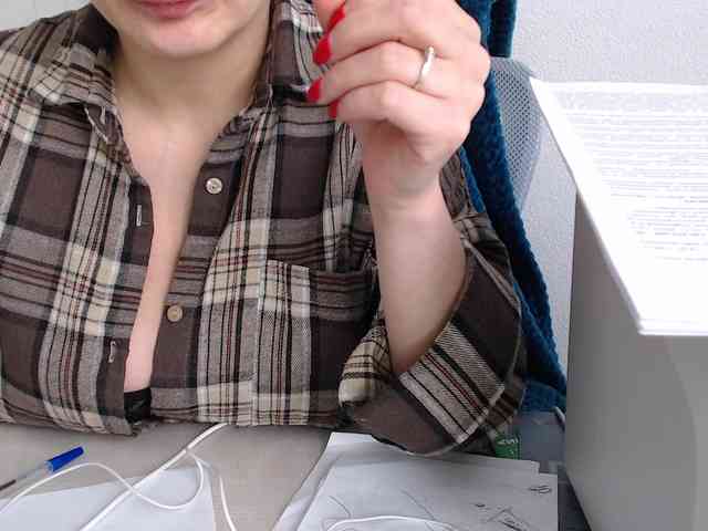 CrazyTitsBest webcam