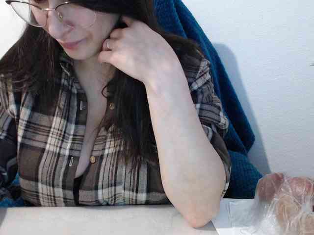 CrazyTitsBest webcam