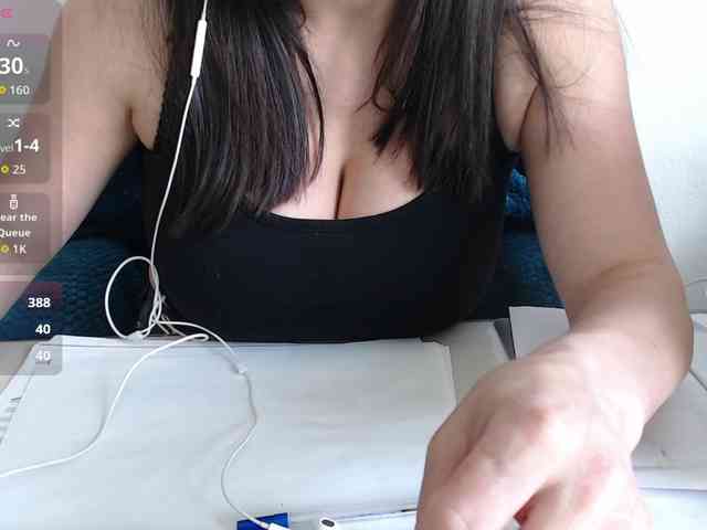 CrazyTitsBest webcam