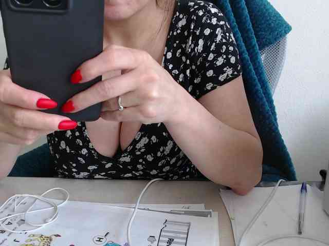 CrazyTitsBest webcam