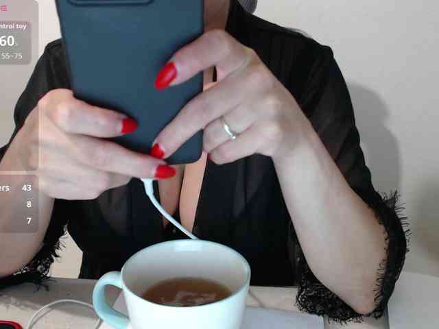 CrazyTitsBest webcam