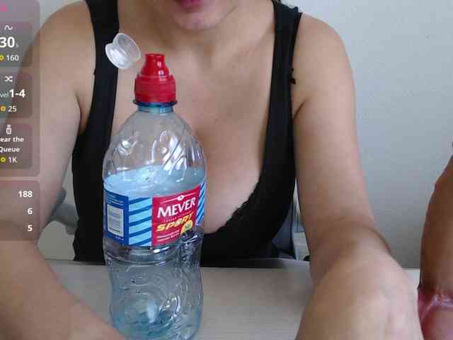 CrazyTitsBest webcam