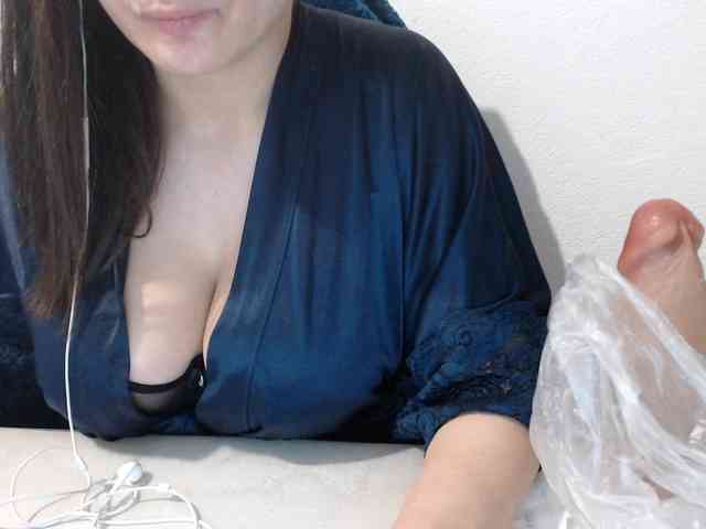 CrazyTitsBest webcam