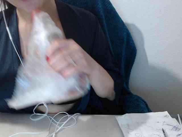 CrazyTitsBest webcam