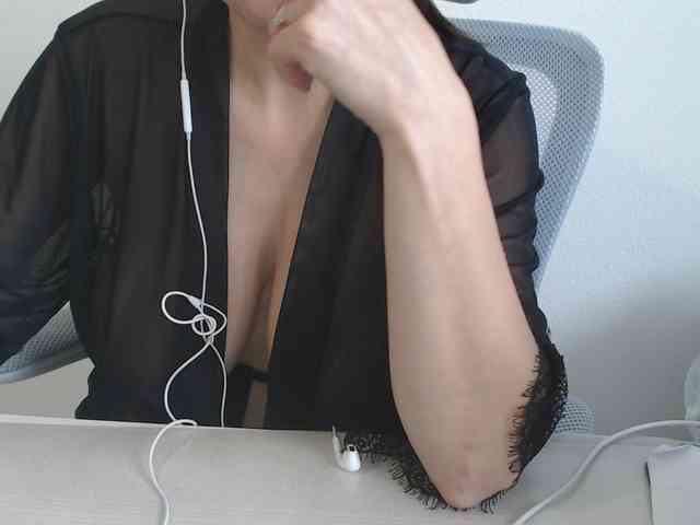 Model: CrazyTitsBest