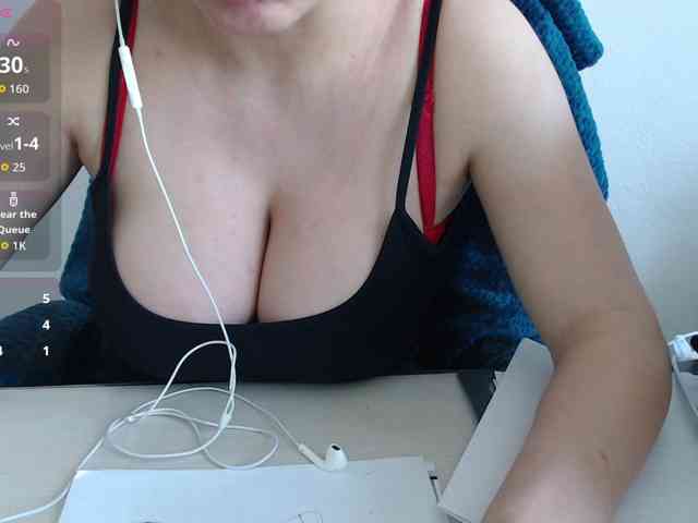 Model: CrazyTitsBest