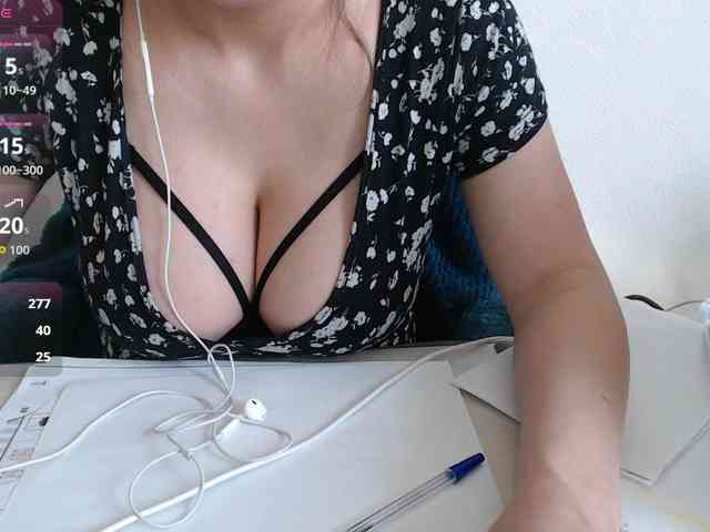Model: CrazyTitsBest