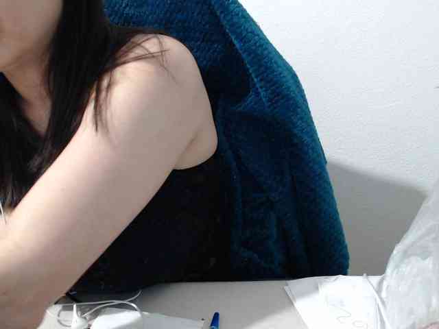 CrazyTitsBest webcam