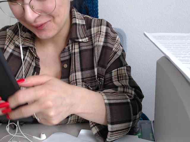 CrazyTitsBest webcam