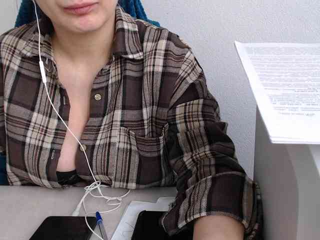 CrazyTitsBest webcam