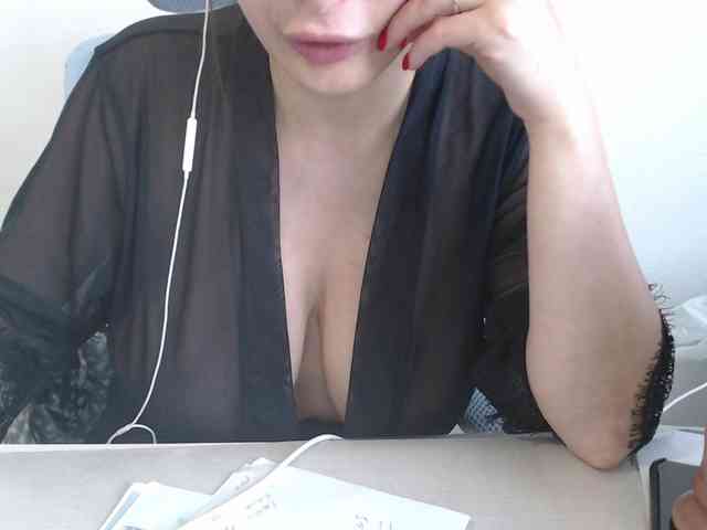 CrazyTitsBest webcam