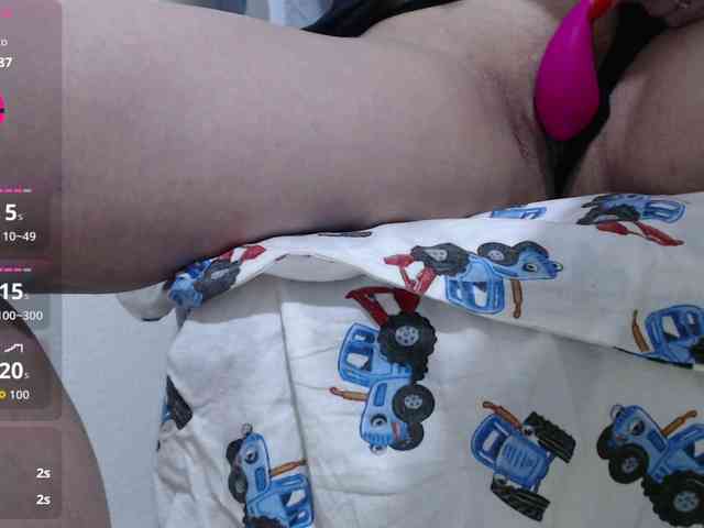 CrazyTitsBest webcam