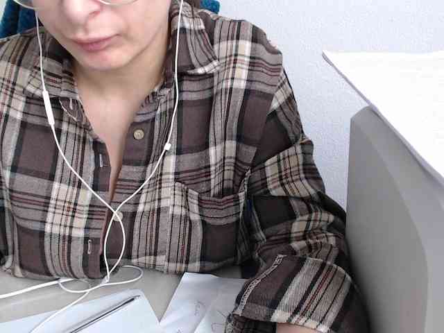 CrazyTitsBest webcam