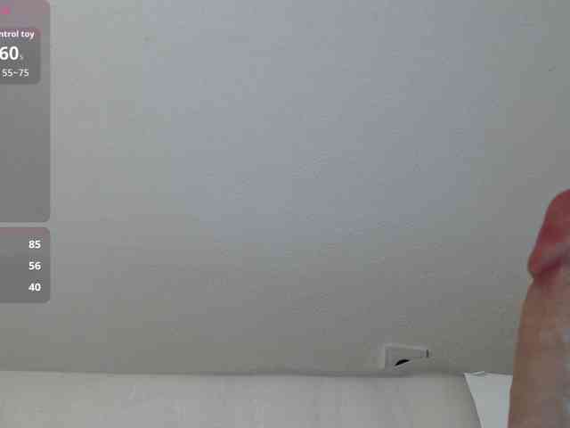 CrazyTitsBest webcam