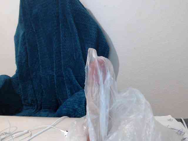 CrazyTitsBest webcam