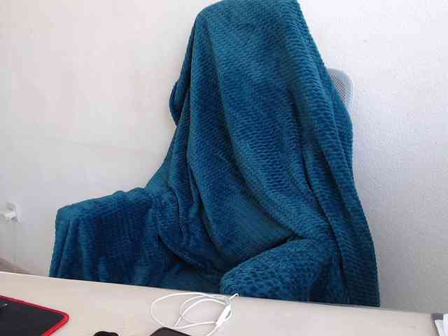 CrazyTitsBest webcam