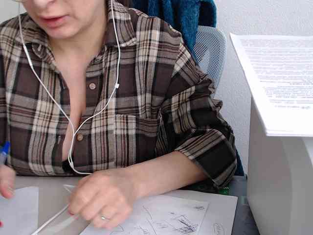 CrazyTitsBest webcam