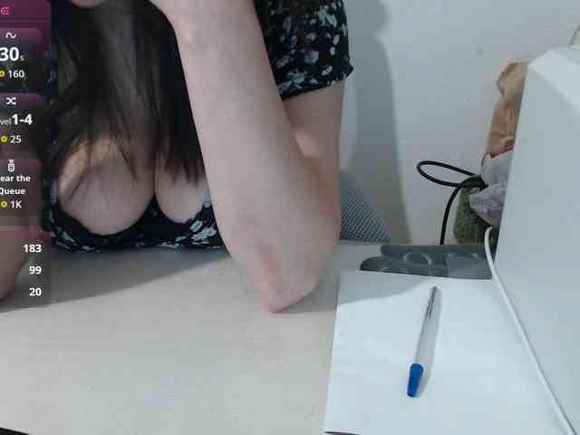 CrazyTitsBest webcam