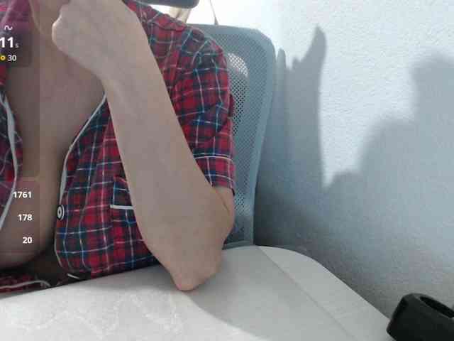 KristinaTitsBest webcam