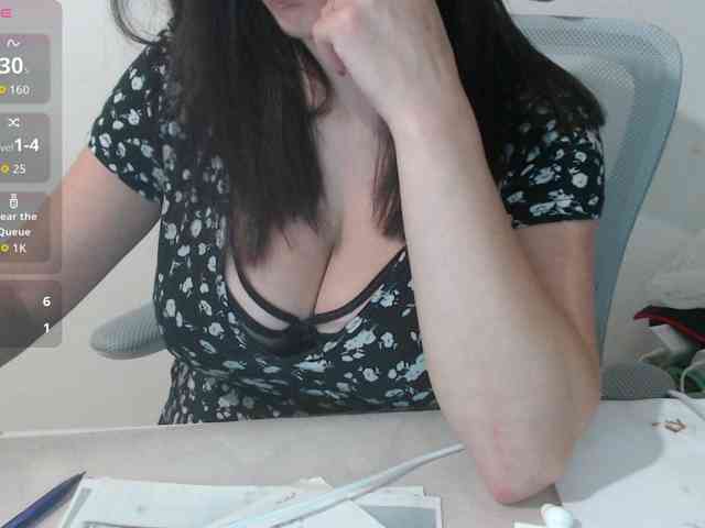 CrazyTitsBest webcam