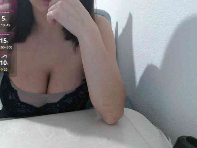 Model: KristinaTitsBest
