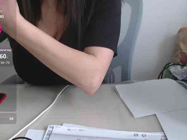 CrazyTitsBest webcam
