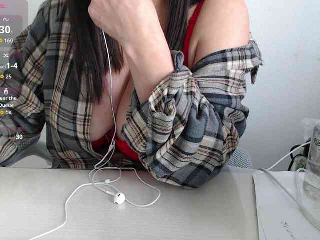 CrazyTitsBest webcam