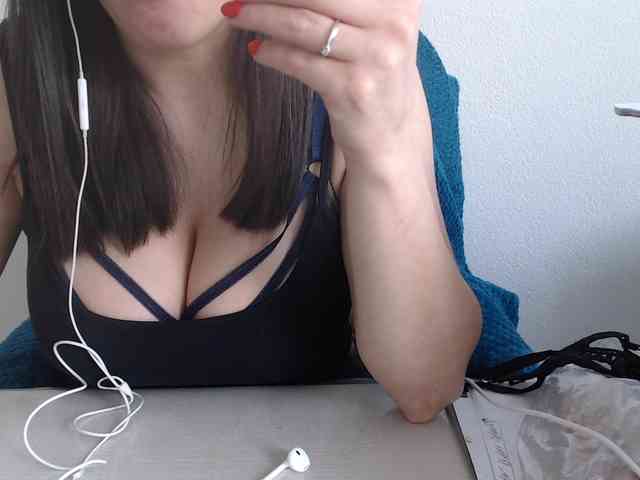 Model: CrazyTitsBest