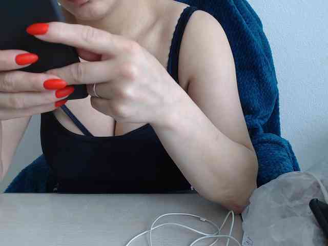 CrazyTitsBest webcam