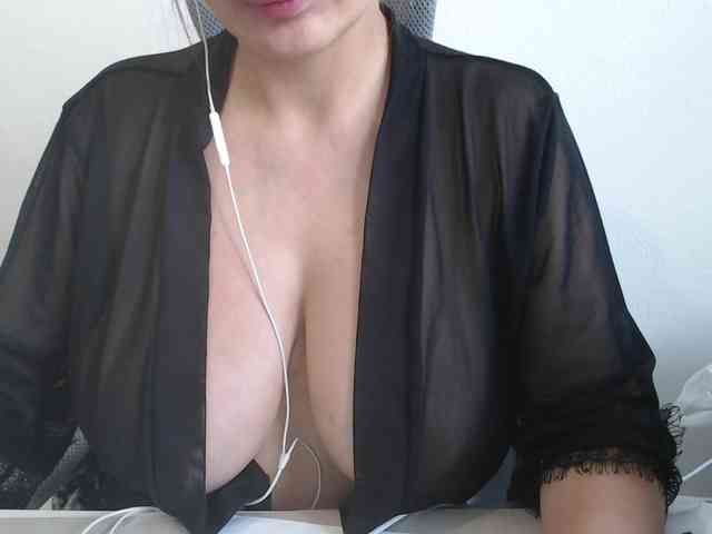 Model: CrazyTitsBest
