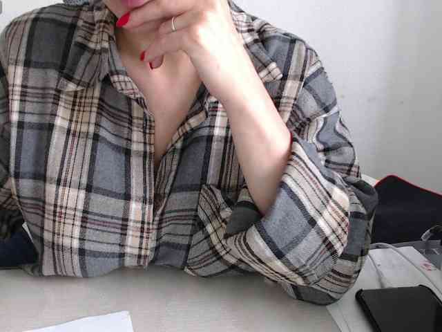 CrazyTitsBest webcam