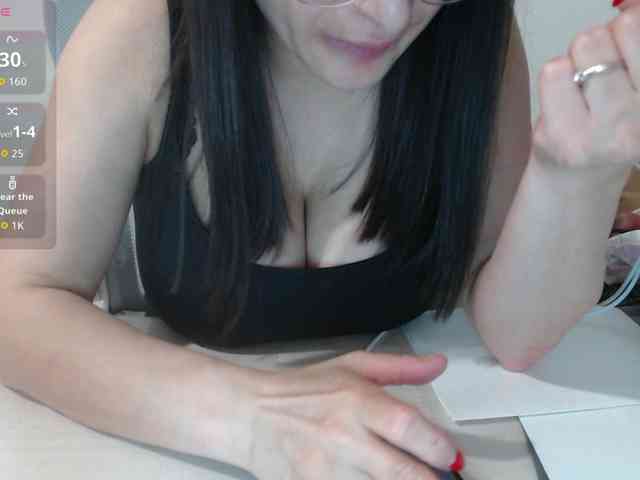 CrazyTitsBest webcam