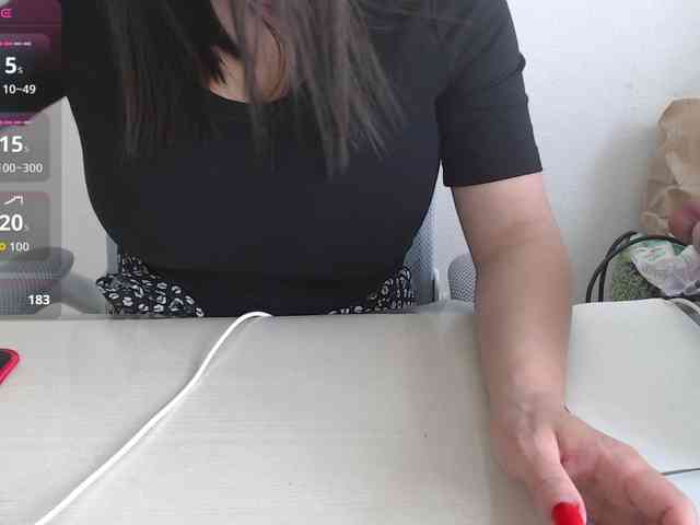CrazyTitsBest webcam