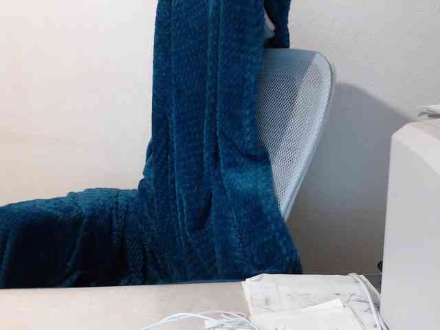 CrazyTitsBest webcam