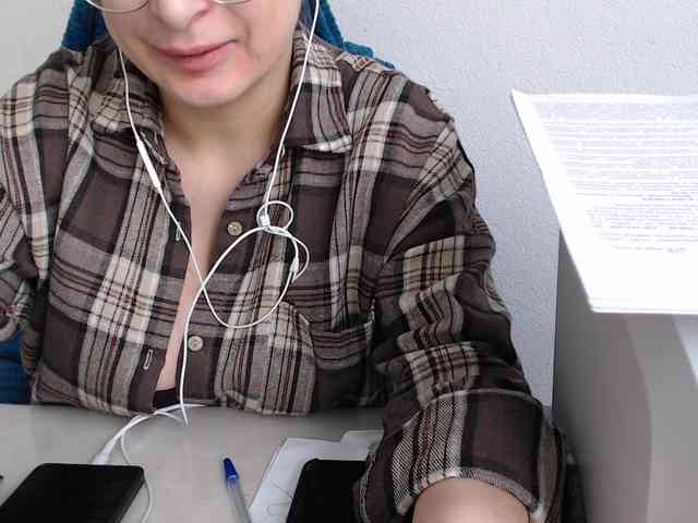 CrazyTitsBest webcam