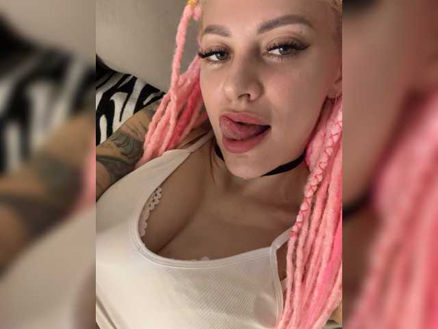 Milena7774's BongaCams show and profile