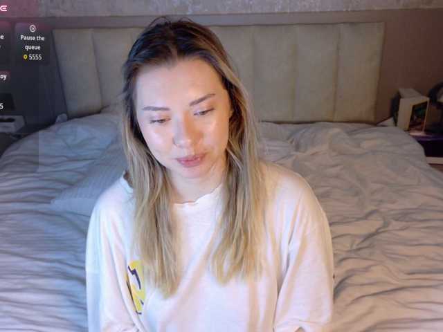 gwenonline live cam on BongaCams