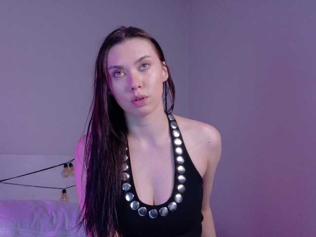 gwenonline's BongaCams show and profile
