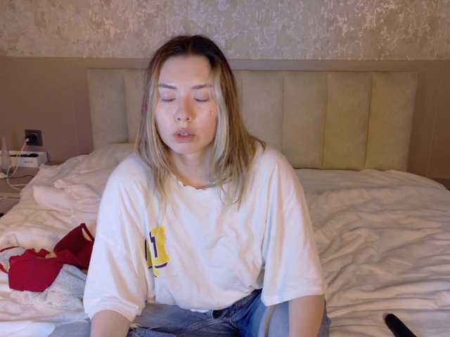 gwenonline live cam on BongaCams