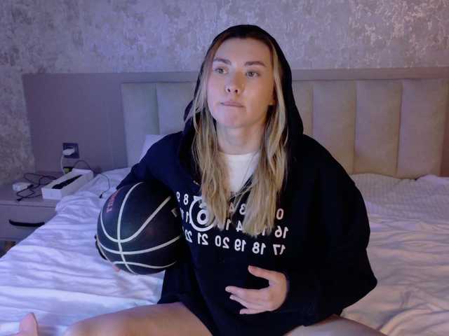 gwenonline live cam on BongaCams
