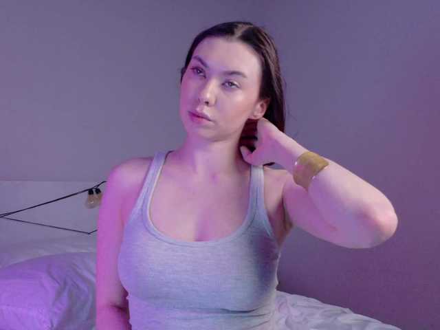 gwenonline's BongaCams show and profile